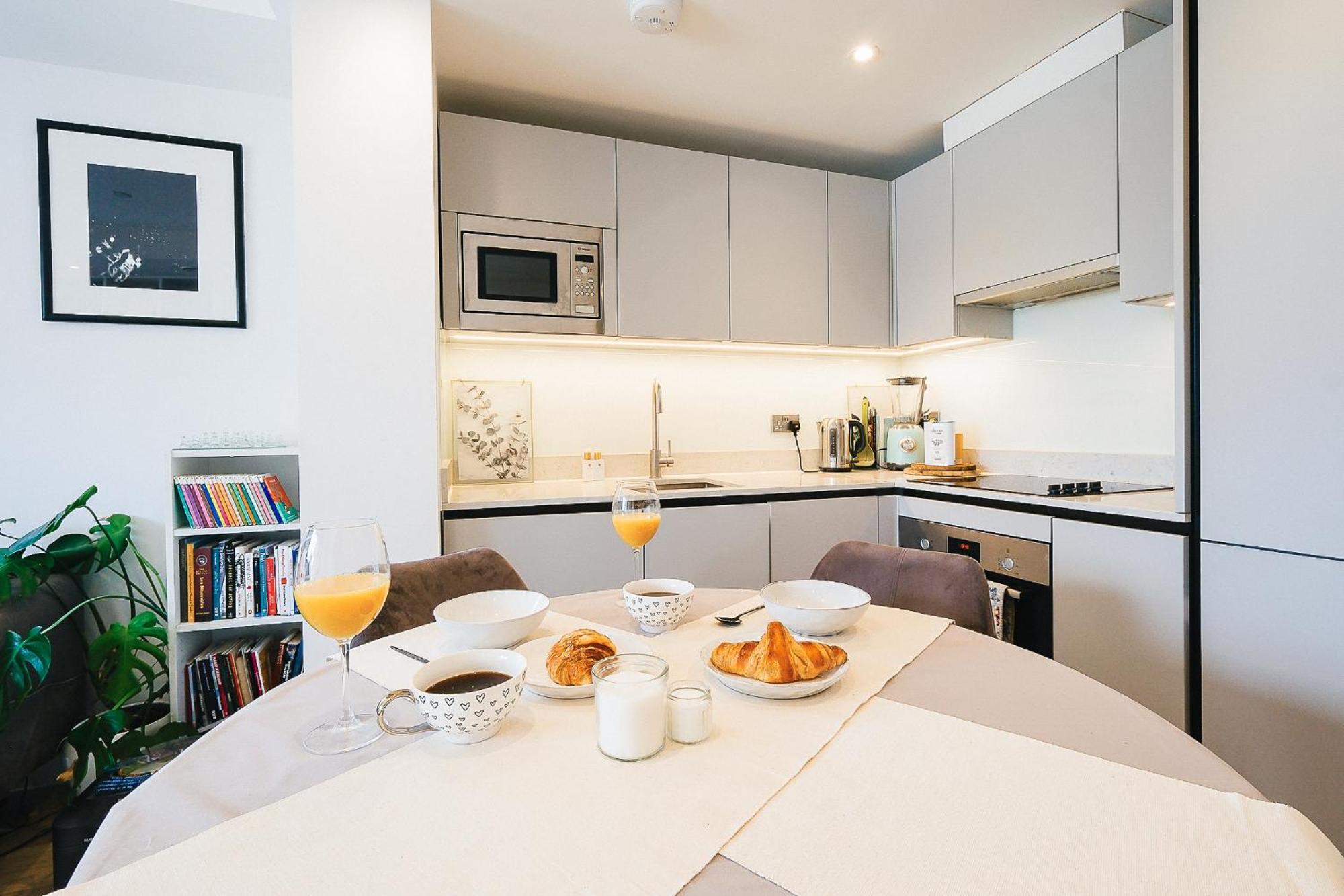 Poets Corner Apartment *